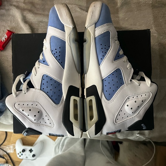 Jordan Blue White Sneakers - Picture 4 of 6